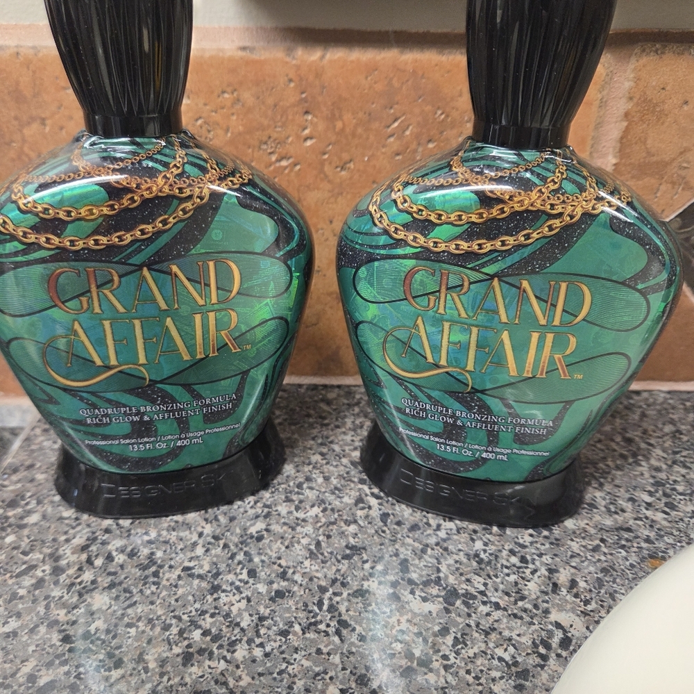 Grand Affair Tanning Lotion with Bronzer 1 BOTTLE